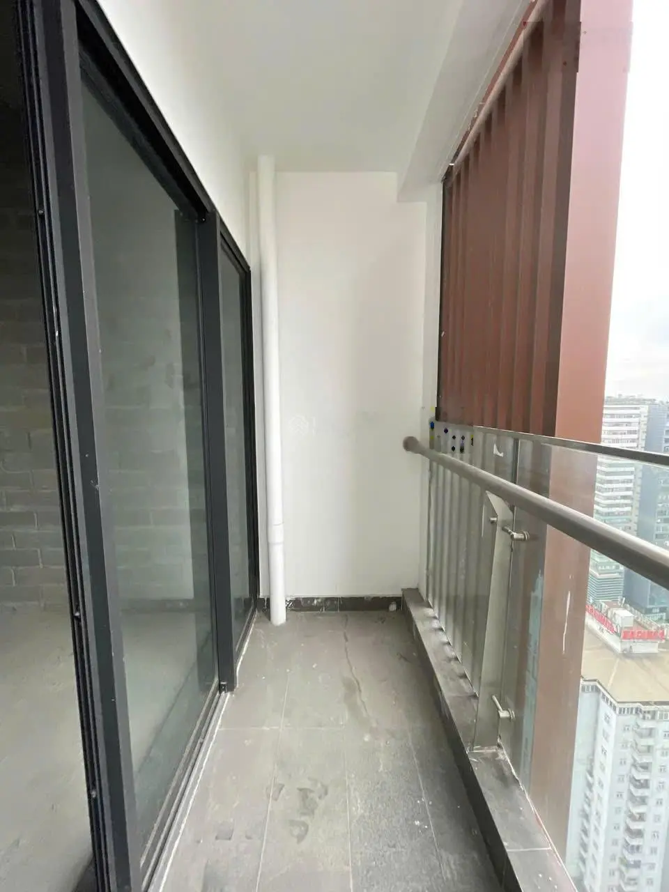 Bán 3PN2vs chung cư Diamond Residence, DT 105m2, trục 05 - D02, bc ĐB hoàn thiện thô giá nhỉnh 9 tỷ