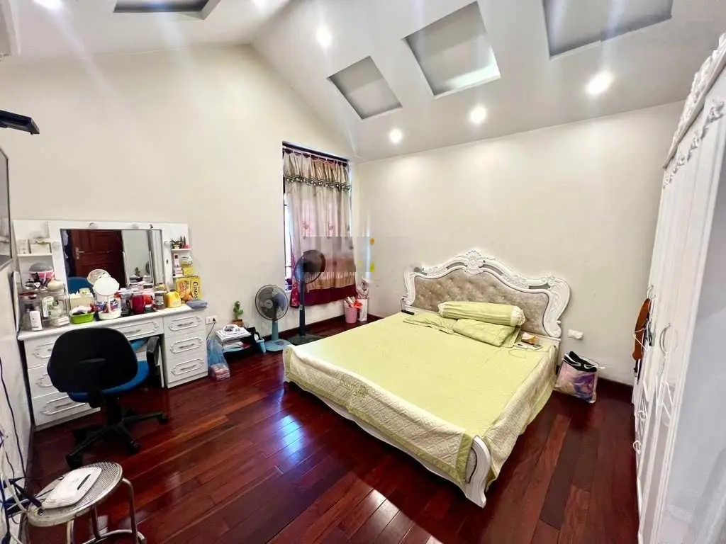 Bán nhà vườn phố Thạch Bàn 150m2x3 tầng - MT Rộng, ngõ ô tô tránh - giá tốt - LH 0967 066 ***