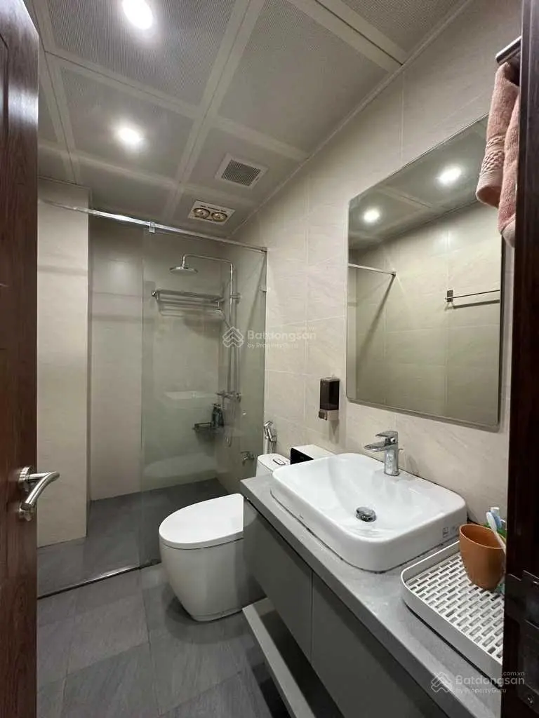 Bán nhà 7 tầng Võng Thị, View Hồ Tây ngõ ô tô - thang máy - ở sướng - kd đỉnh, 55,3m2, giá 20,5 tỷ