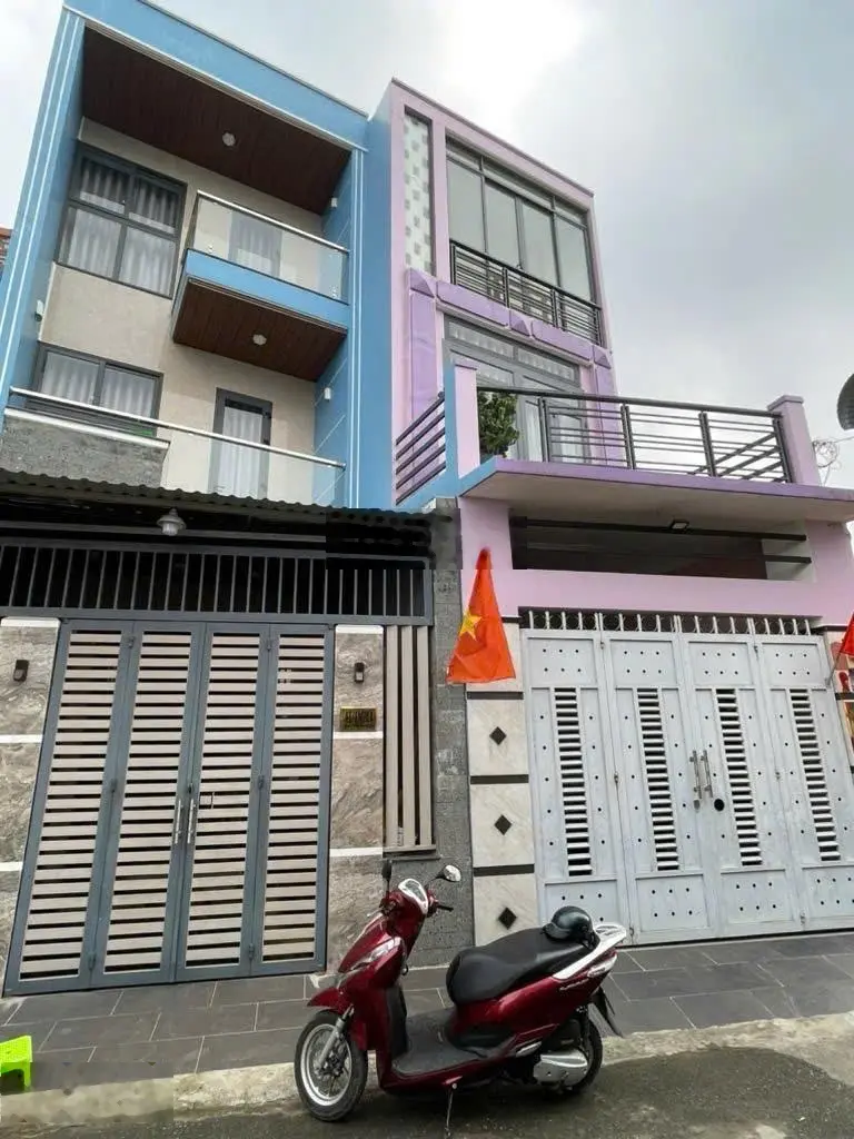Nhà 3 tầng, hẻm xe hơi đường Gò Cát, P. Phú Hữu Quận 9 giá 4,95 tỷ/53m2
