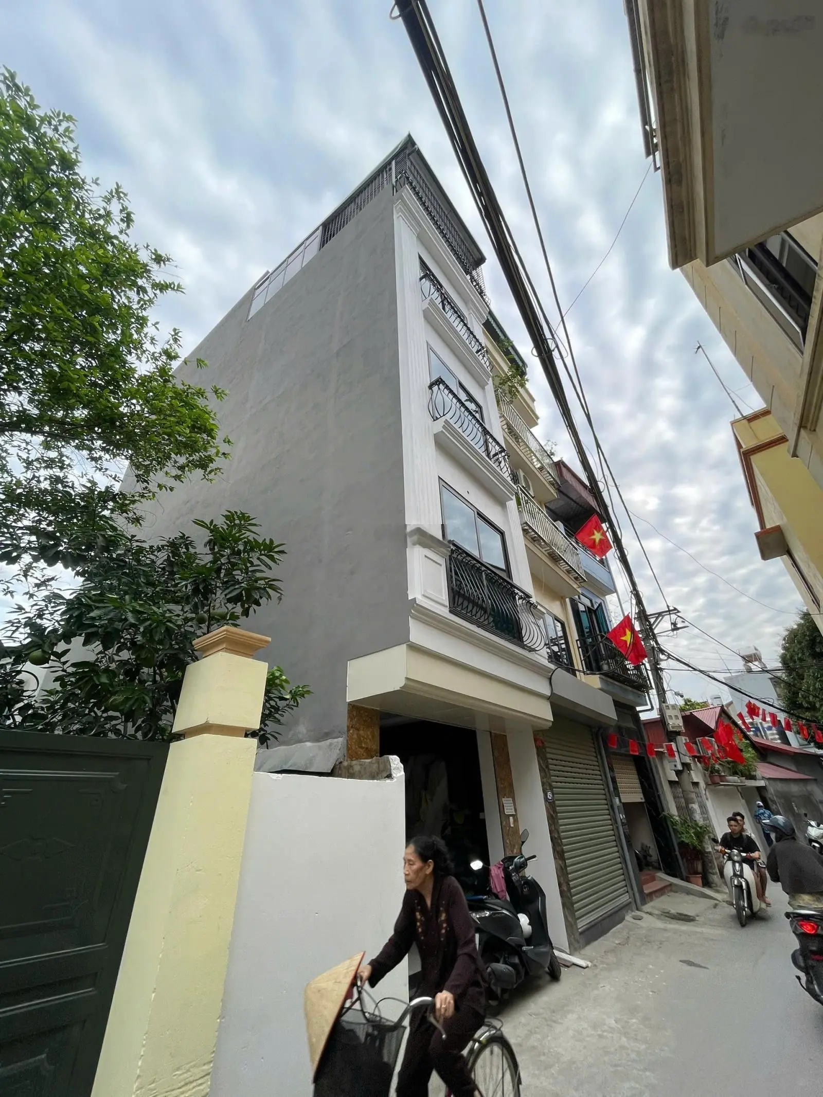 Siêu Hiếm Thụy Phương 45m-5 Tầng , Nhà Mới , Căn Góc, Thang Máy,Ô Tô Qua Nhà, Ngõ Thông ,Kinh Doanh