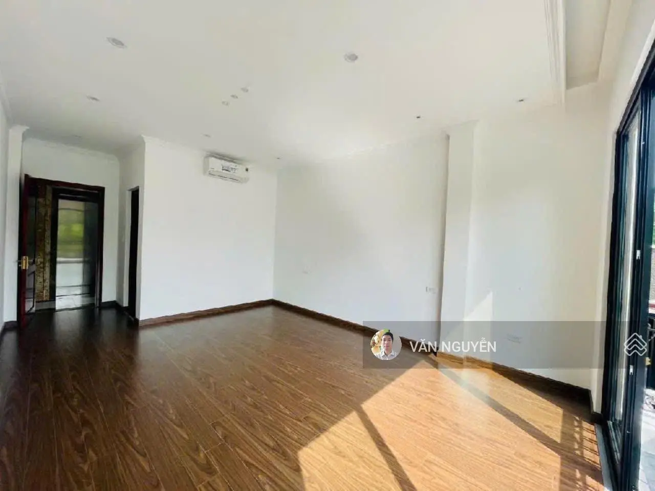 Bán nhà riêng đường Đình Thôn, giá 16 tỷ vnd, diện tích 64 m2, thang máy, ô tô tránh vào nhà