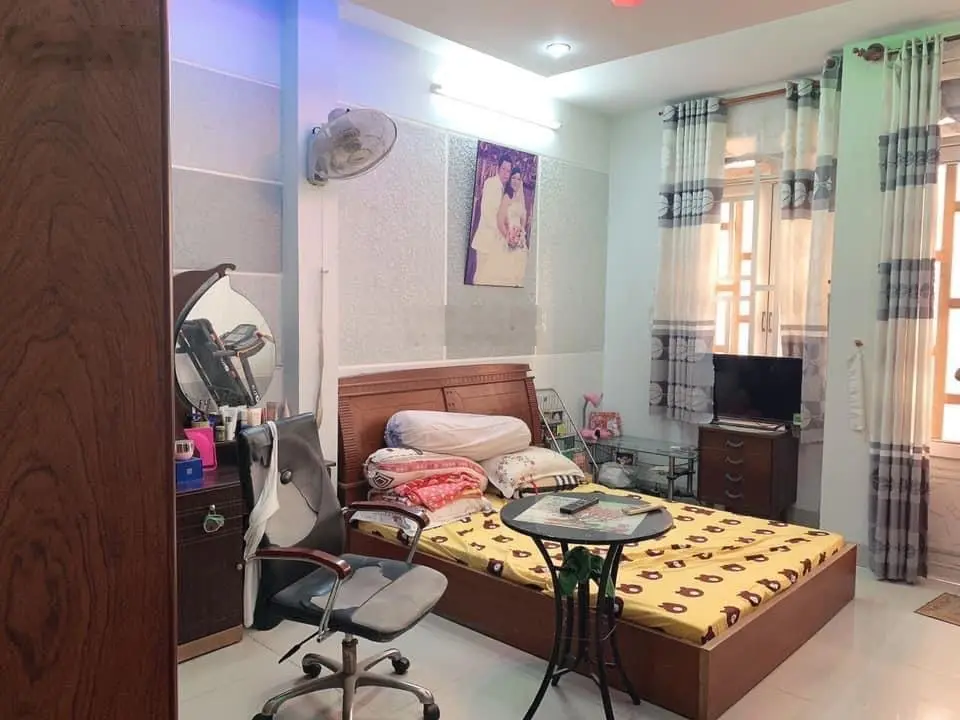 Bán lẹ căn nhà đang ngộp Tân Vĩnh, Q4, diện tích 62m2 giá 2 tỷ 750