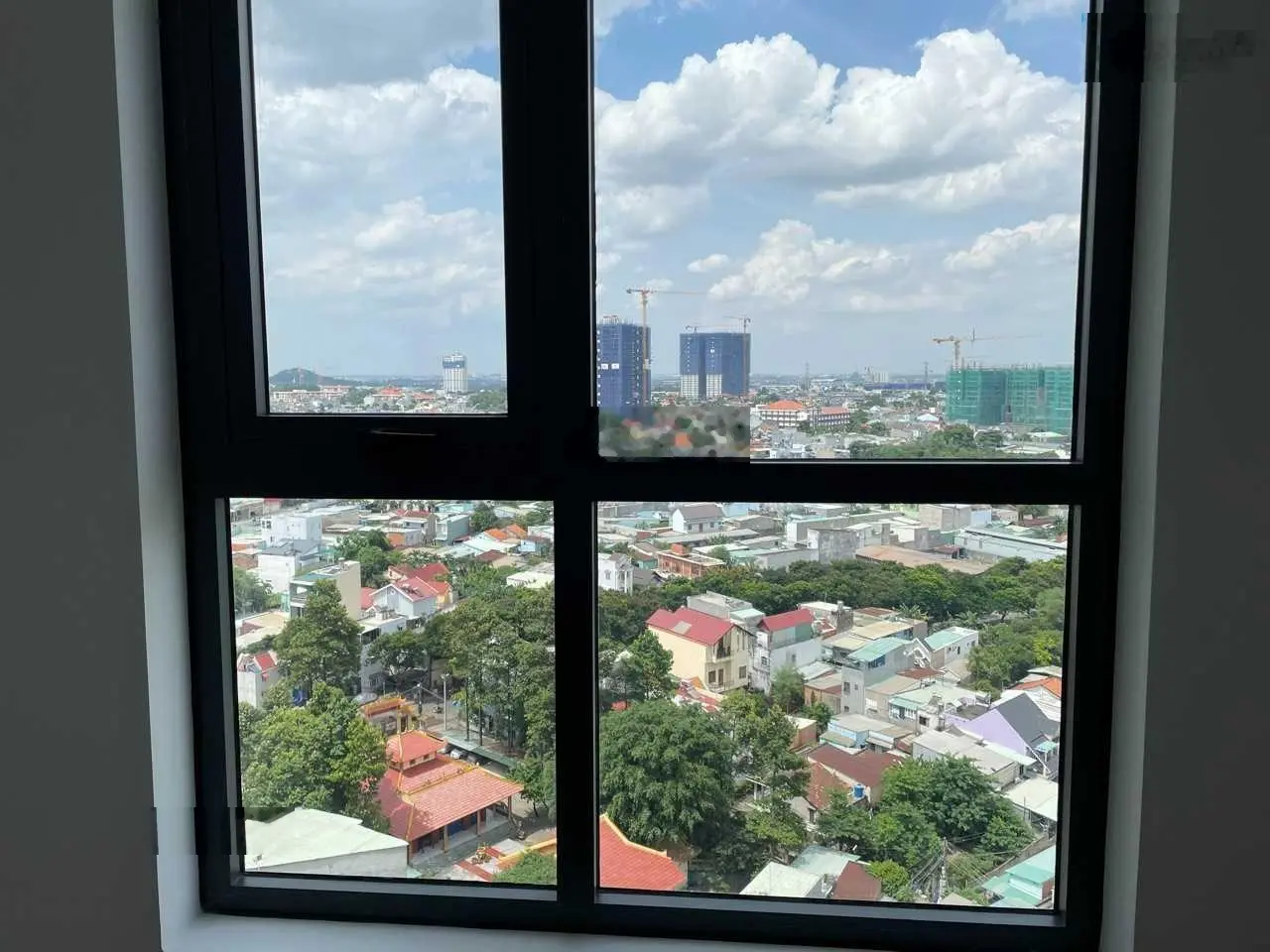 CHỦ CẦN TIỀN CHO CON ĐI DU HỌC bán gấp căn hộ Bcons Green View 2PN - 2WC 1tỷ650 bao thuế phí.