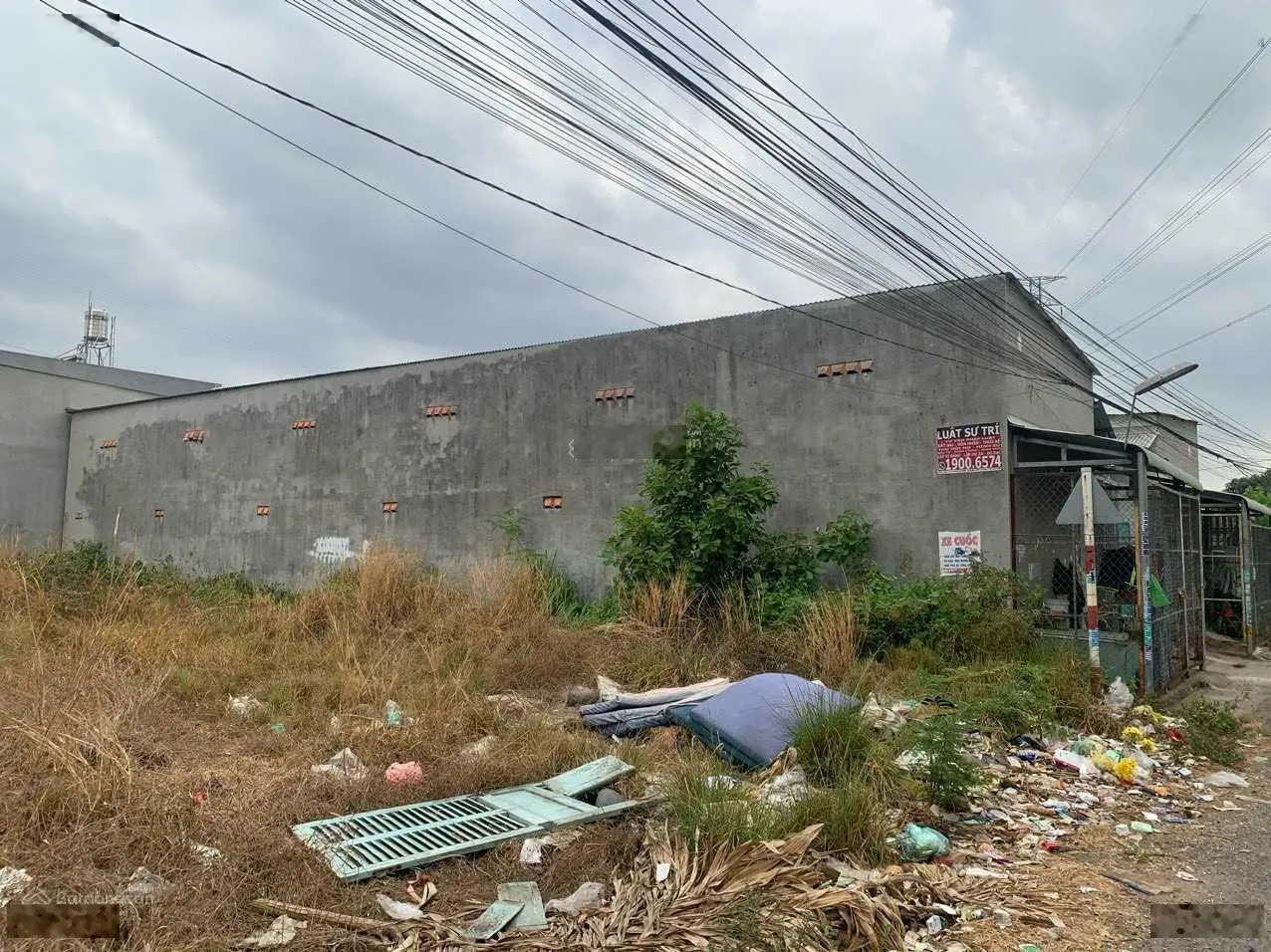 Bán 12 căn nhà trọ và 1 nhà cấp 4 ngay cạnh thị trấn giá 7.8 tỷ