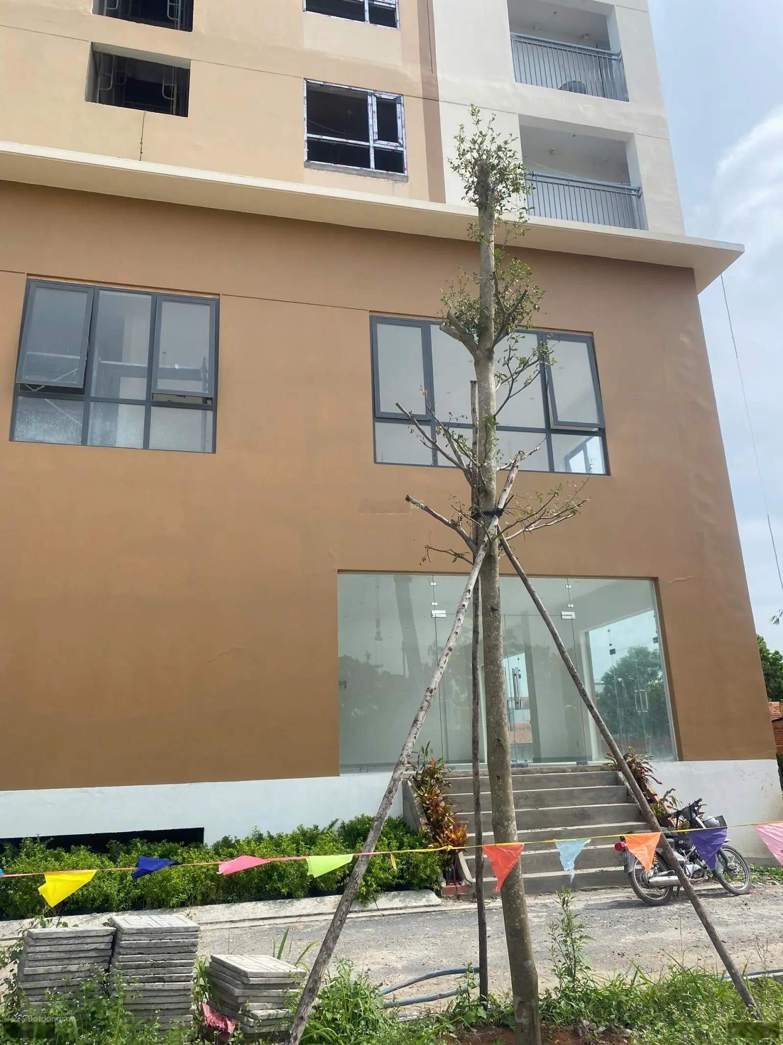 Nhà 1 trệt 1 lầu ngay trung tâm dự án Golden City