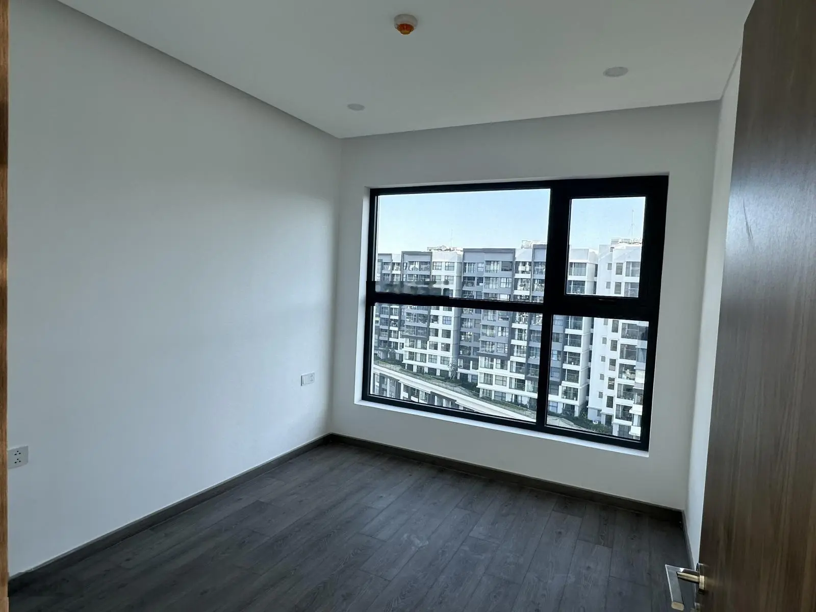 Cần Bán Gấp 2PN 85m2 Diamond Alnata Celadon Tân Phú Giá 4ti7 bao hết