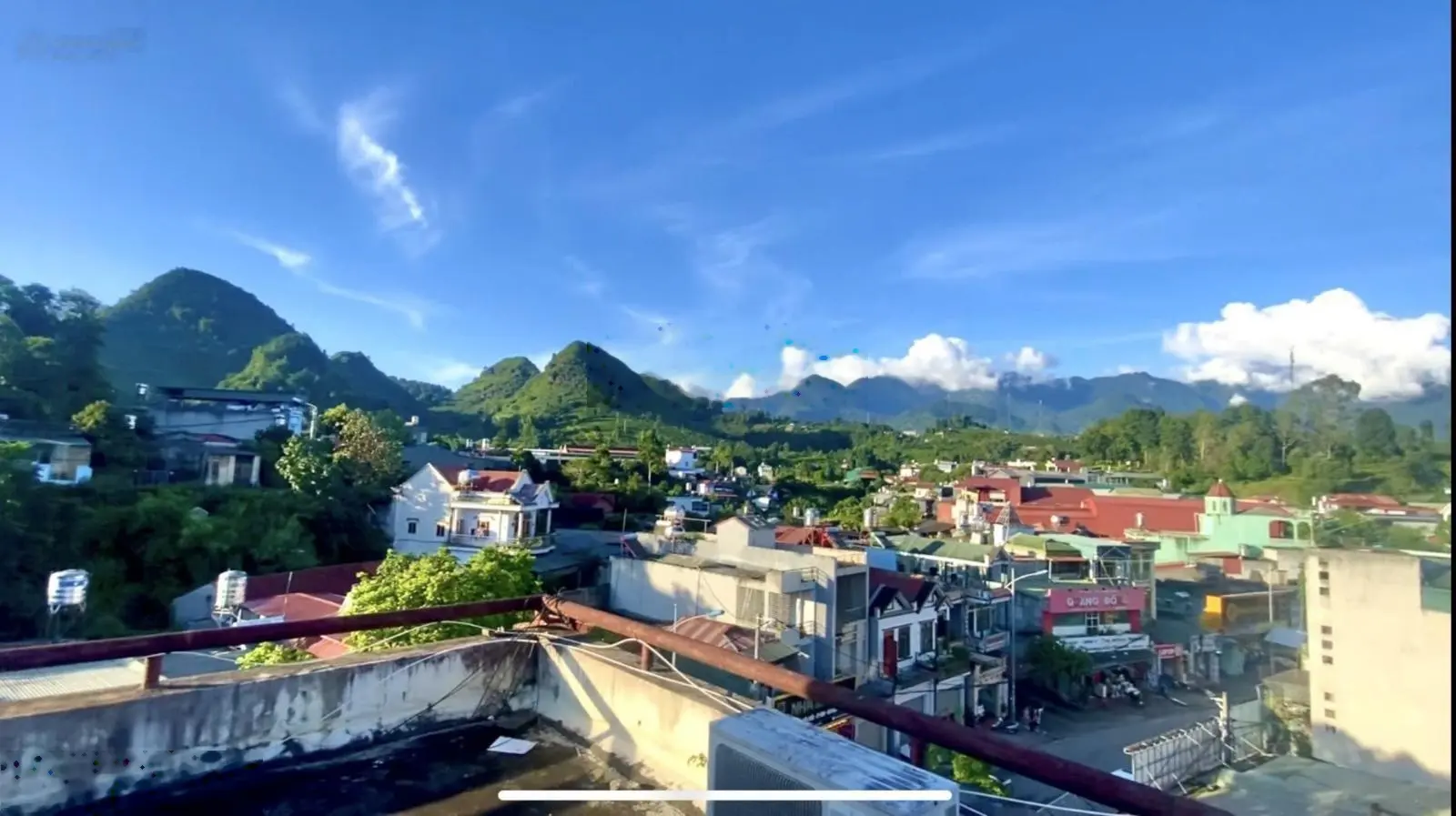 Bán khách sạn Lai Châu, 2200m2, 6 tầng, 50 phòng, sổ riêng, 27 tỷ