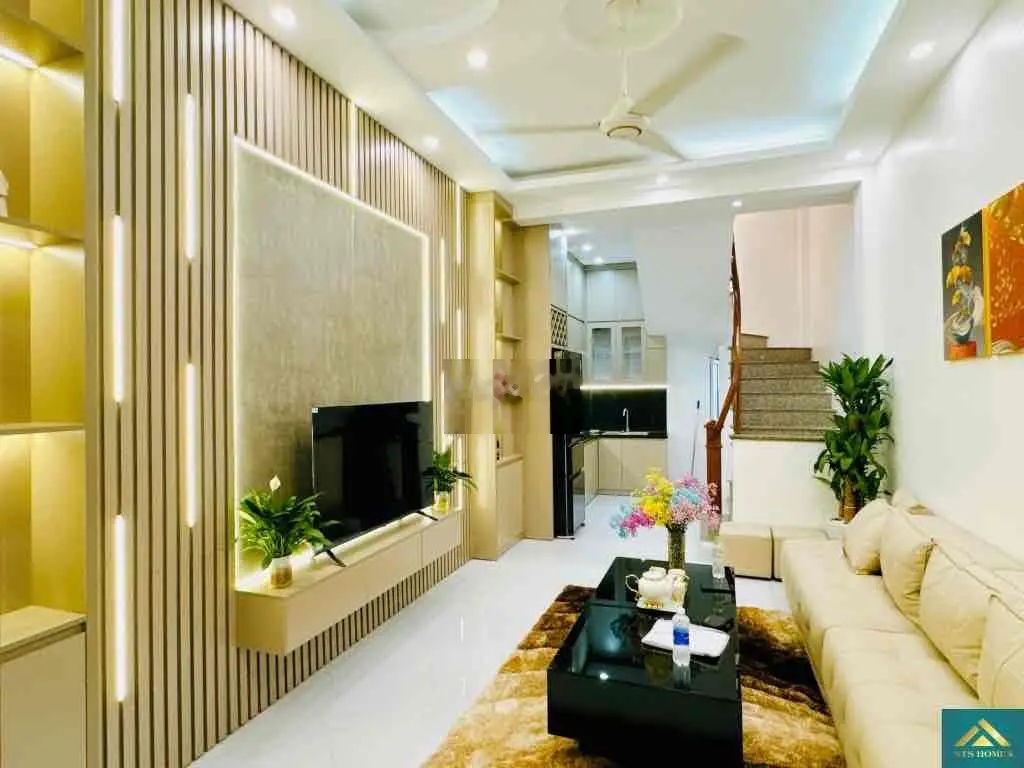 Trần Bình , 5 tầng , dân xây , lô góc 3 thoáng , sổ nở hậu , chào 6,6