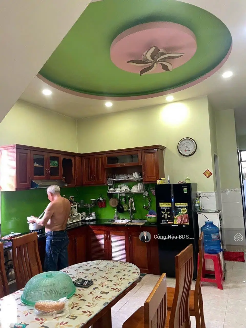 Nhà Trệt- 2 Lầu Gần Ngã Ba Cây Điệp. Tp. Dĩ An. DT: 166M2. Gồm 4 PN- 3WC. Giá: 3.35 Tỷ TL