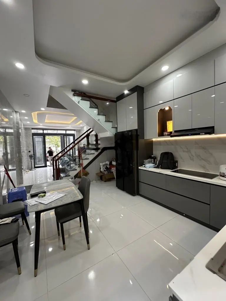 BẠN MUỐN Ở NHÀ ĐẸP Q.1O - ngay CLB Lan AnhÔ TÔ ĐẬU TRONG NHÀ...4.5m15m 4 tầng sân thượng 5wc