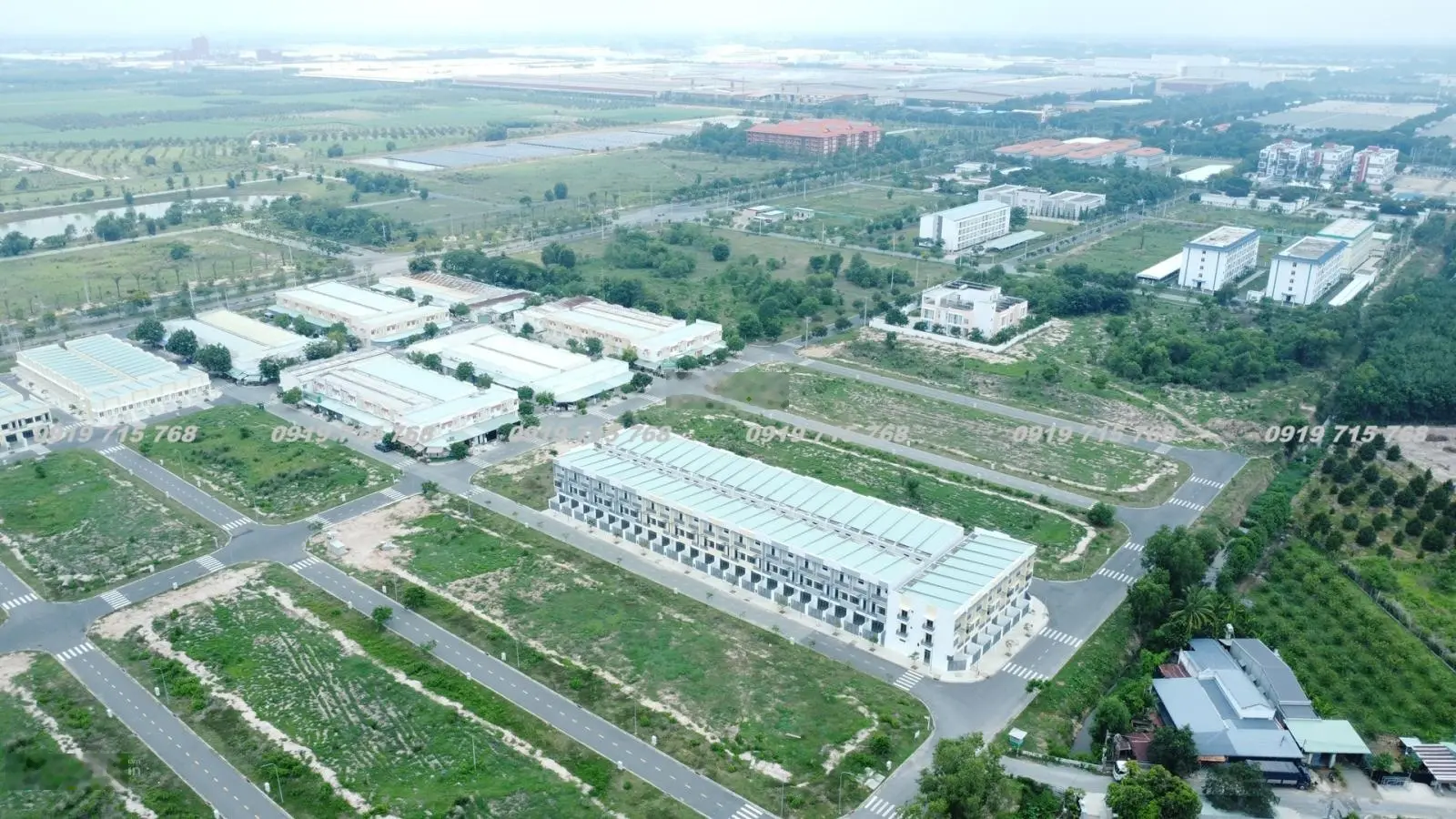 Chỉ 480 triệu, nhà phố 1 trệt + 1 lầu, trong KCN Phước Đông, Tây Ninh. SHR đã hoàn công. HT vay 70%