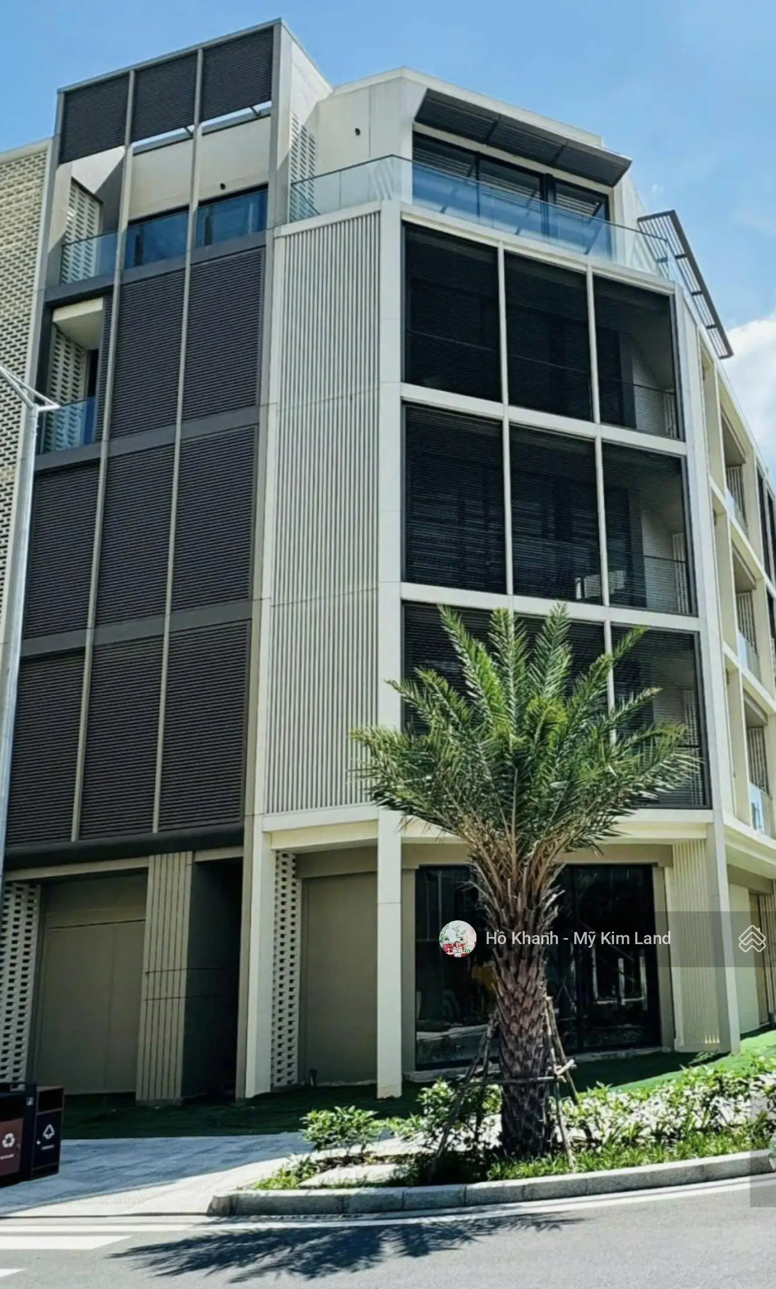 Bán nhà 5 tầng mới xây mặt tiền Đỗ Xuân Hợp, đối diện công viên nhạc nước, 41.2 tỷ