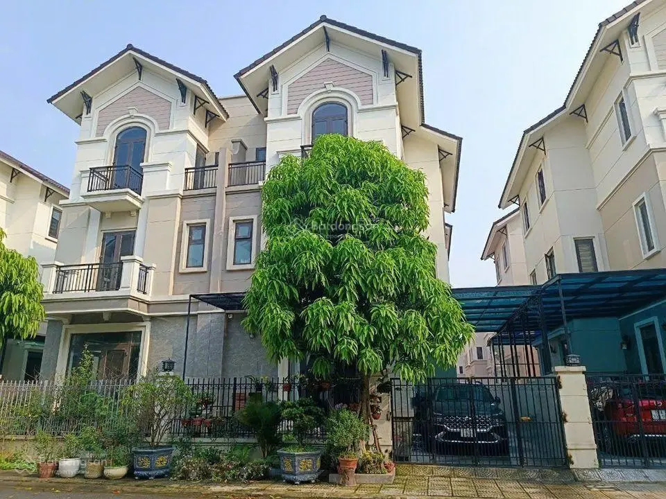 Căn biệt thự siêu đẹp 135m2 với giá tốt nhất tại dự án , chỉ cách Hồ Gươm bk 12km