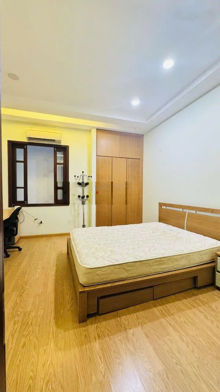 Bán nhà nguyễn khang_ cầu giấy_lô góc 2 thoáng_ ngõ rộng xe 3 gác vào_ 35m_ 4 tầng_ nhỉnh 8 tỷ