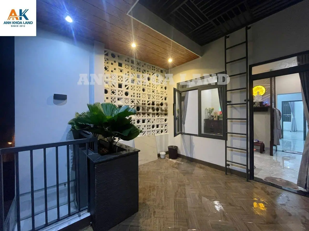 Nhà đẹp ở ngay ngay trường học 1 trệt 1 lửng 2 lầu, 122m2, 4PN, 4WC, Quận 9, HCM, 12.8 tỷ
