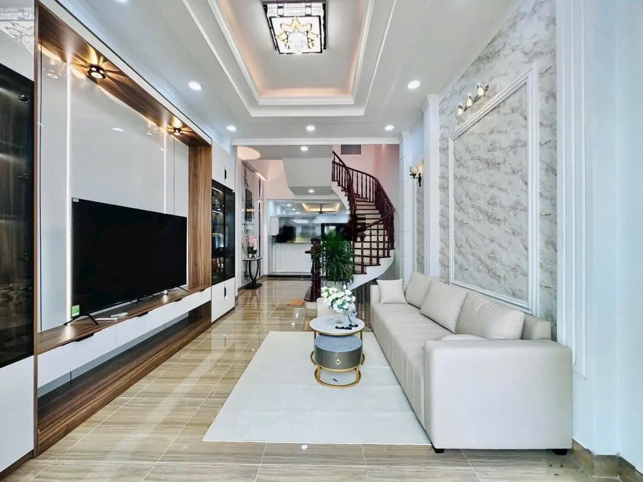 Bán gấp nhà đường số Khánh Hội. Phường 6. Quận 4. Giá 3 tỷ 990. Bớt lộc. Sổ riêng. Gọi 0904 430 ***
