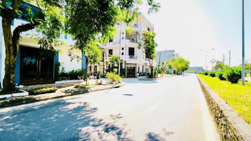 Cần bán 67,45m2 đất mặt tiền rộng đường đôi Tứ Minh kđt Vạn Lộc