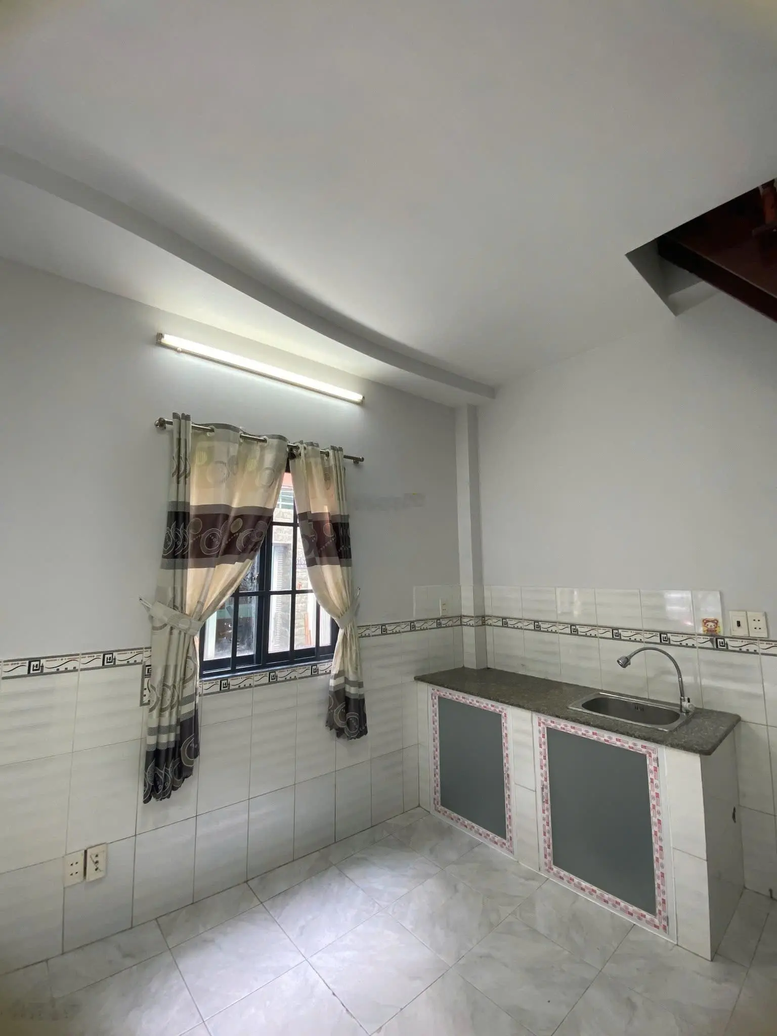 Bán 2 căn liền kề tổng 56m2 đất | dân cư hiện hữu sổ hồng riêng| vị trí kinh doanh Dương Bá Trạc