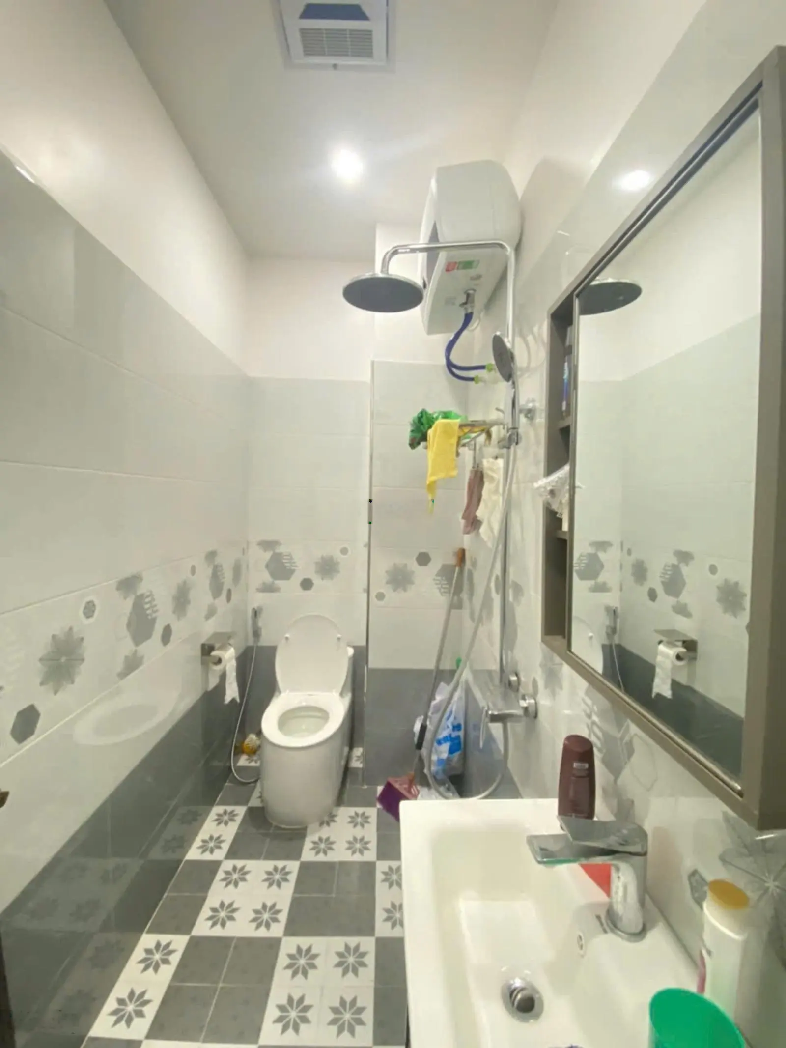 Bán gấp nhà TĐC Sao Sáng giá tốt DT 40m2 - MT 4m - Hướng Đông - 5 tầng - 4 ngủ - 4,35 tỷ