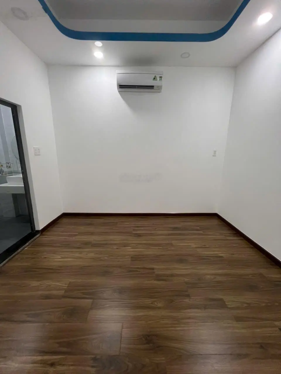 Nhà bán 1 trệt 3 lầu 5 phòng ngũ 1 thờ 6 WC hướng Tây Bắc MT đường số giá 9 tỷ CTL , LH:0969748973