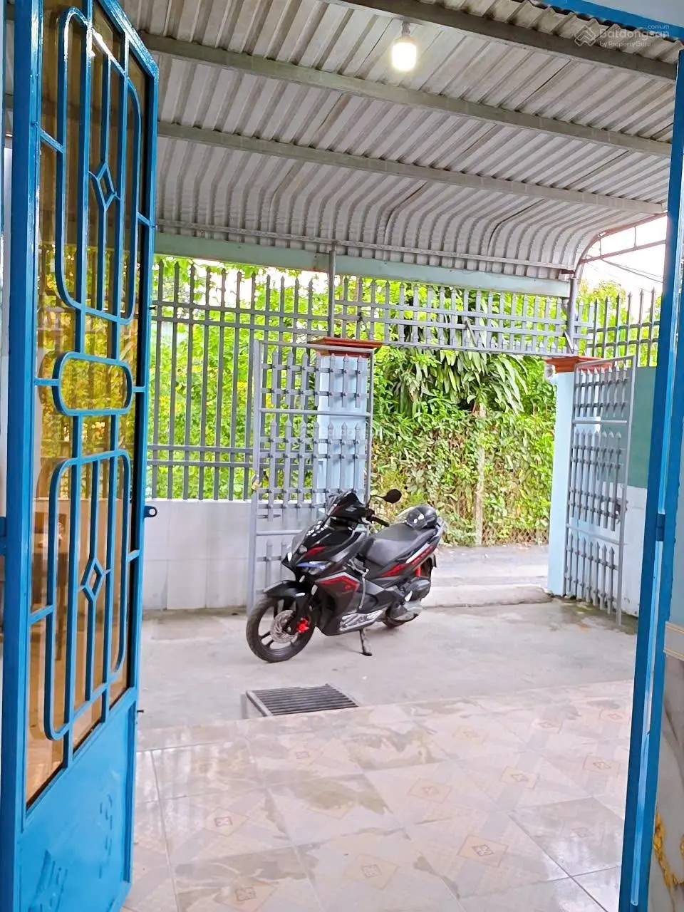 Chính chủ bán trêt 1 lầu bicosi tân bình, dĩ an. sát ubnd,hướng đông nam. đường 6m. dt(5,2 x 23)
