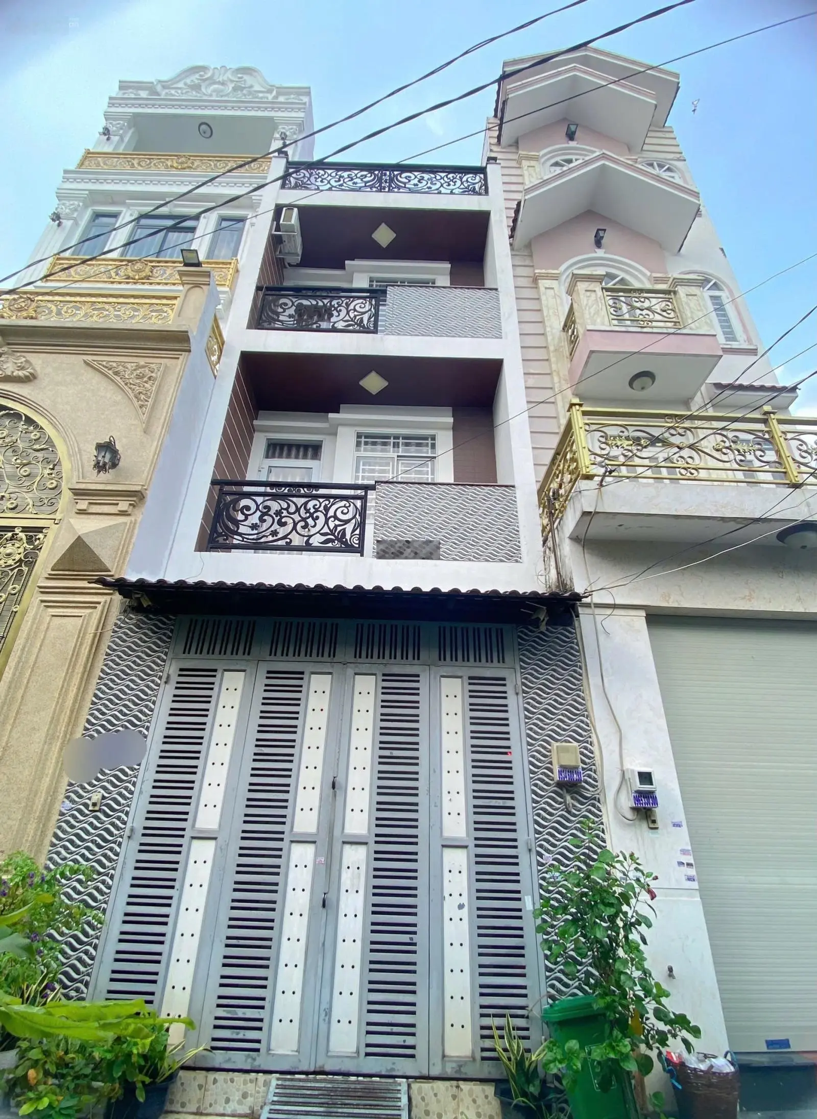 Nhà 4 tầng, 50m2, cạnh tên lửa, hẻm xe hơi thông, khu dân trí chỉ 5,2 tỷ (tl)