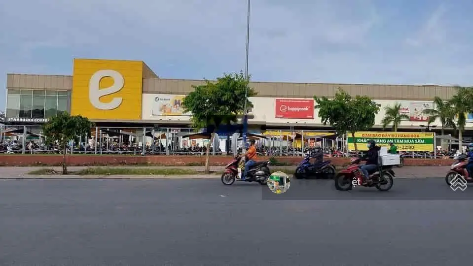 Bán nhà Ngay đối diện Emart Phan Văn trị Phường 5 - Hẻm thông - DT 5x16m nhà ở tốt