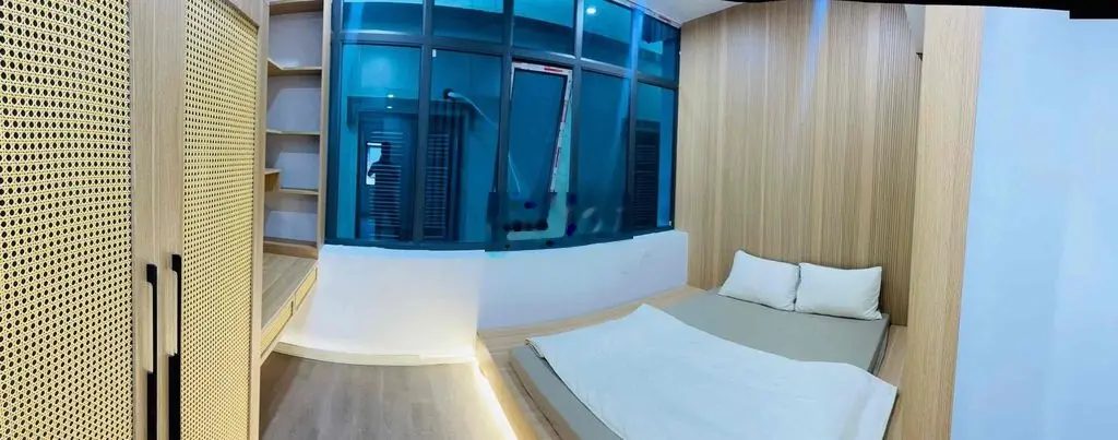 Cực hiếm, nhà đẹp Q Cầu Giấy 35m2 3pn, gần ô tô tránh, nhỉnh 5 tỷ.