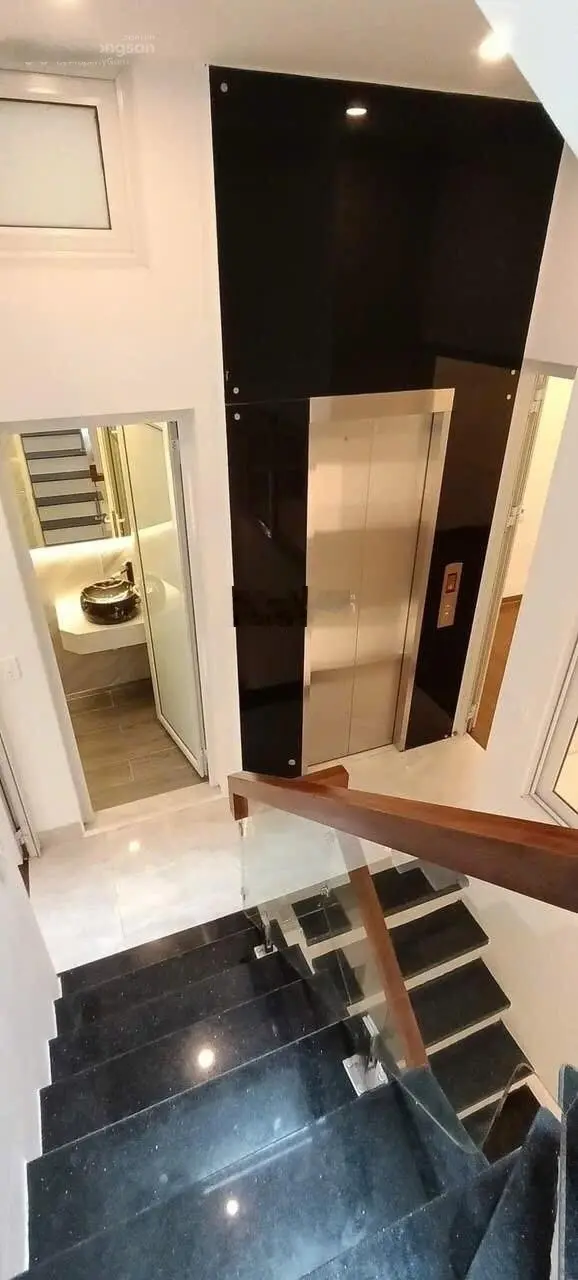Bán gấp Nhà riêng Phố Lê Trọng Tấn 55m 4Tg MT 5,5m chỉ 17,5 tỷ Ô Tô phân lô quân đội Thang máy KD.