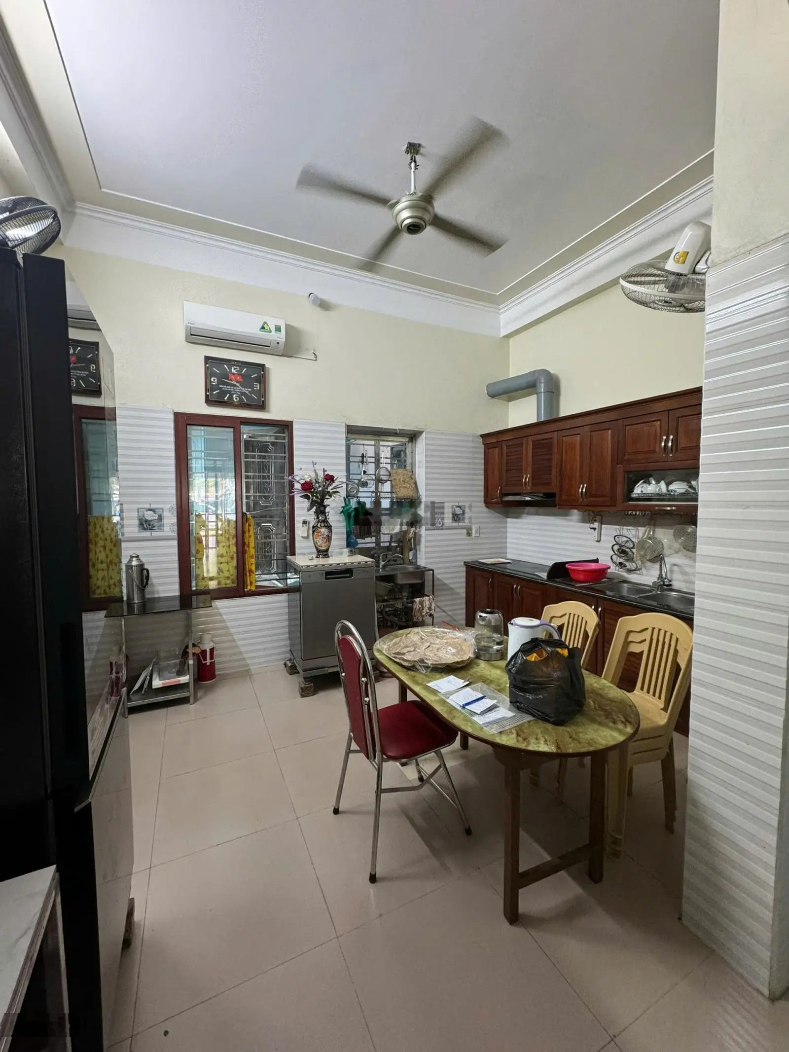 Bán nhà mặt vườn hoa - kđt Petro Thăng Long