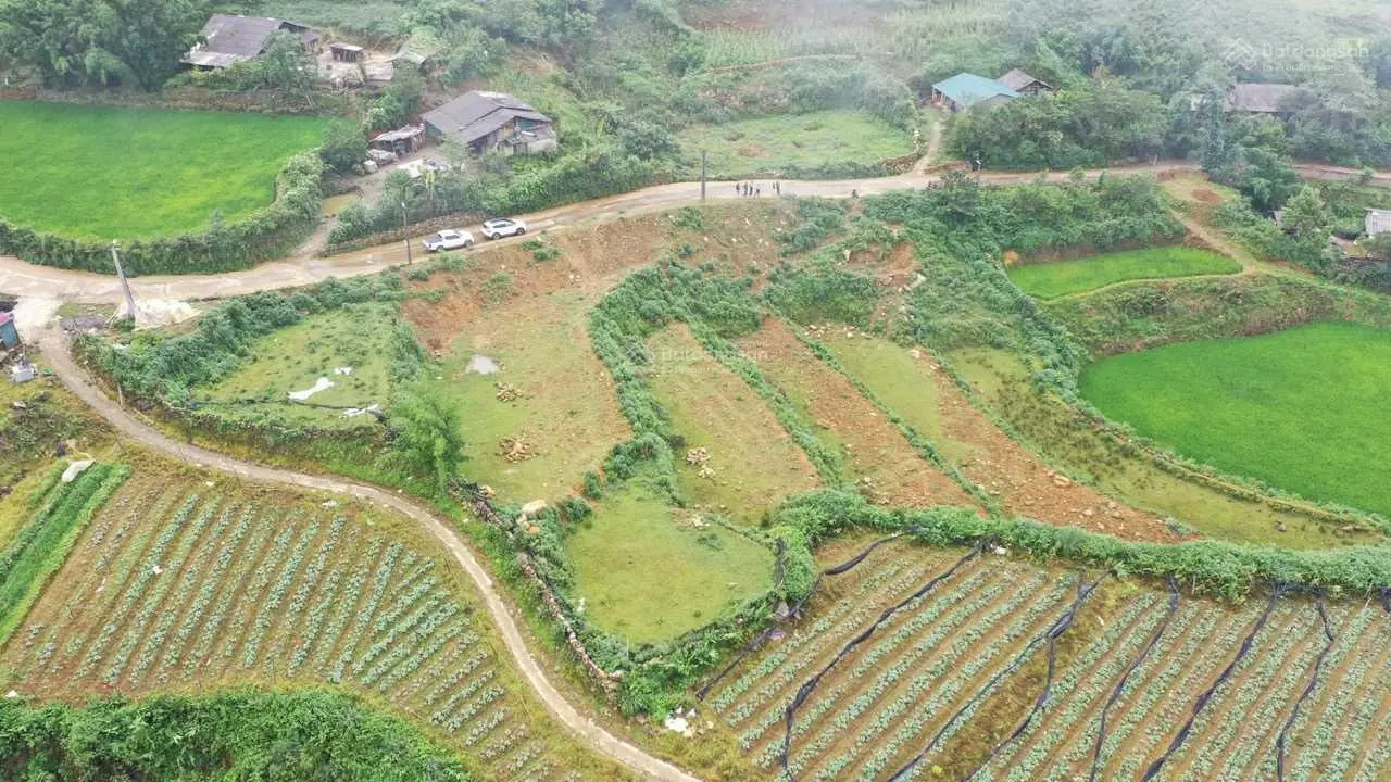 Bán thổ cư 300m2, bìa NN 4356m2, thôn Cửa Cải xã Ngũ Chỉ Sơn - Sa Pa - Lào Cai, giá 6 tỷ 6