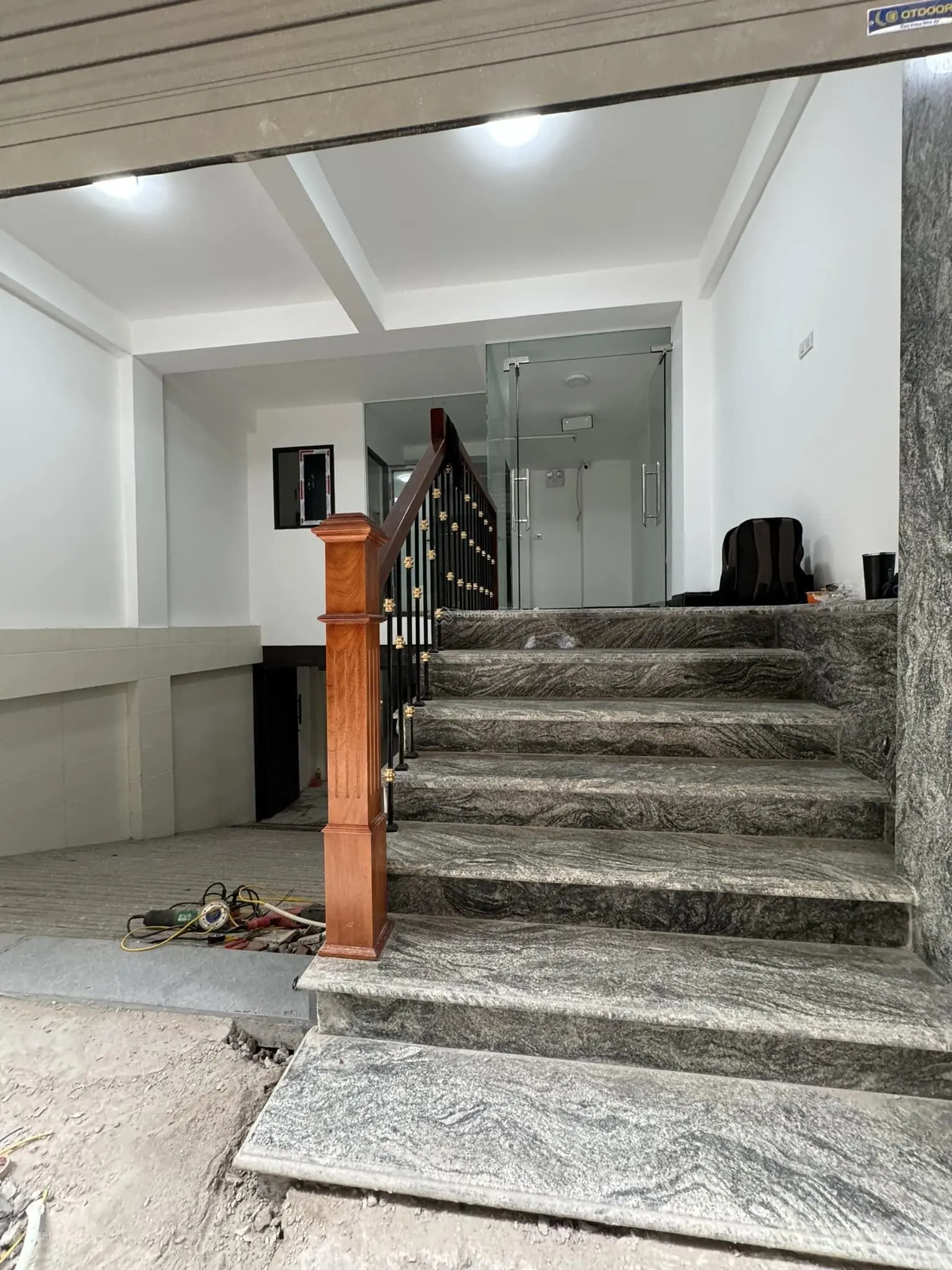Kinh doanh - ôtô - Phố Nguyễn Khang, tòa căn hộ apartment 9 tầng, 14 căn hộ, 100m2, MT 6m, 34 tỷ