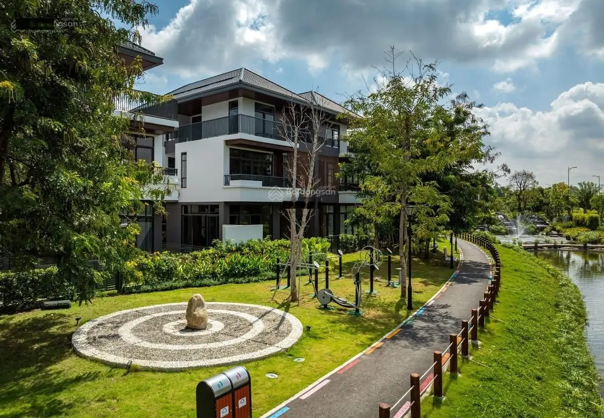 Bán nhanh biệt thự thự song lập ID Junction 120m2. Em Lena 0932890098