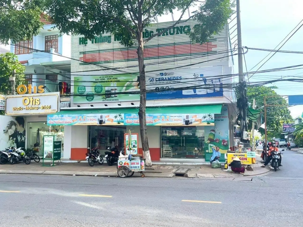 Bán nhà góc 2 mặt tiền Trần Việt Châu, gần chợ Trần Việt Châu
