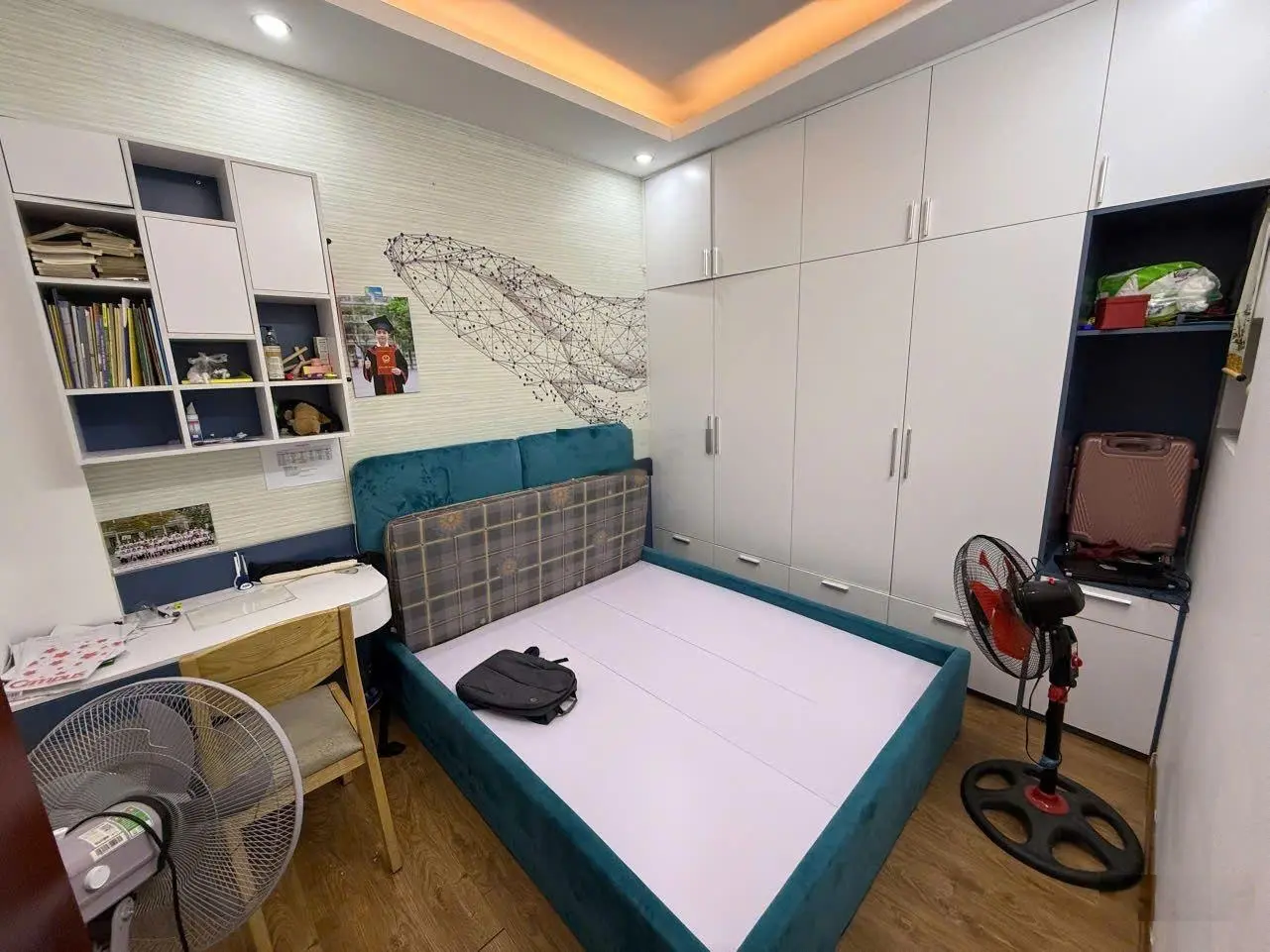 7tỷ hơn-bán nhà Mễ Trì 41m2-4tầng dân xây đẹp long lanh - full nội thất sẵn ở-30m ra ôtô-vị trí đẹp