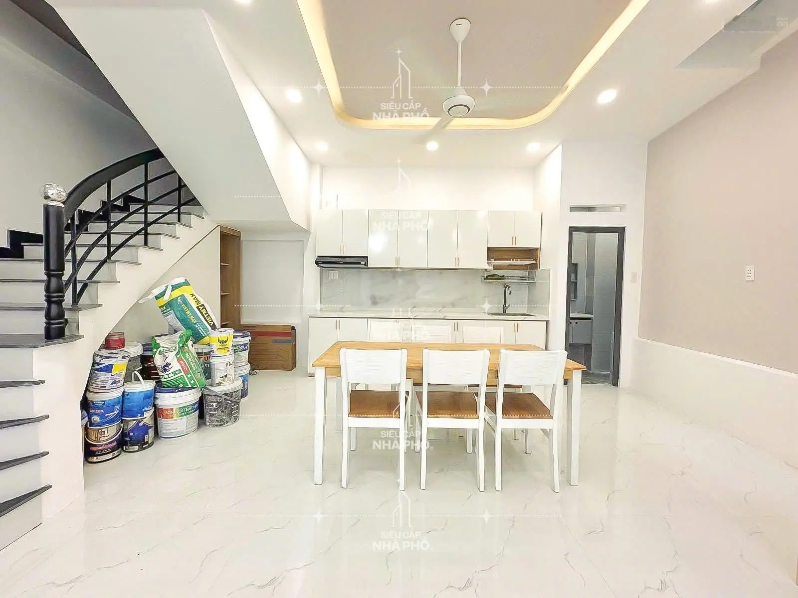 Cực đỉnh tại Thích Quảng Đức, Phú Nhuận - Nhà Siêu đẹp full nội thất 64m2 - 4 tầng - nở hậu