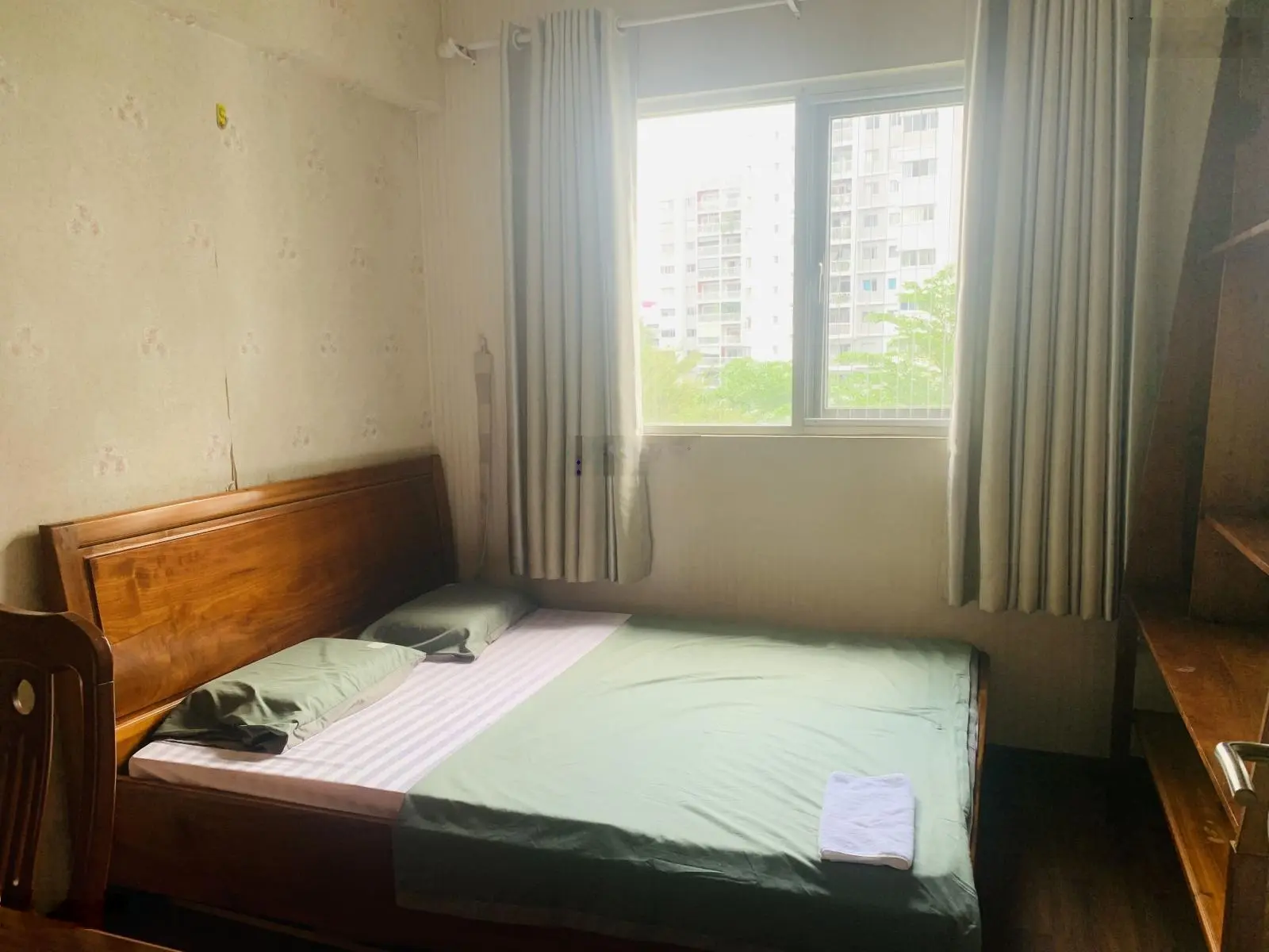 Bán căn hộ 3PN có ban công, khu Ruby - Celadon City giá 3.87 tỷ