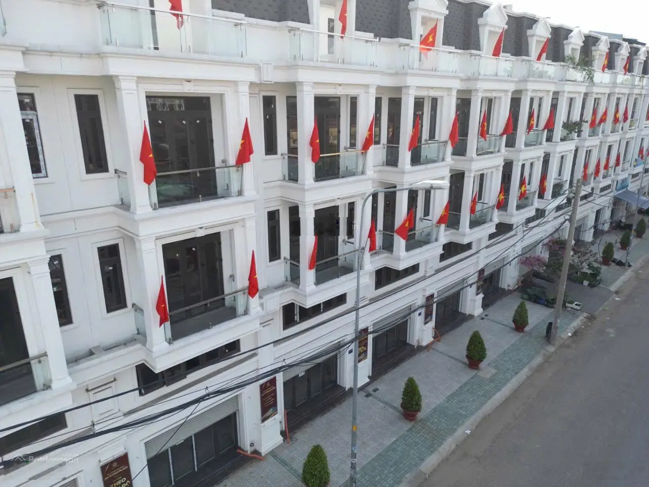 Shophouse tạo dòng tiền 70 - 100tr chỉ 45tr/ mét sử dụng ngay trung tâm TP HCM