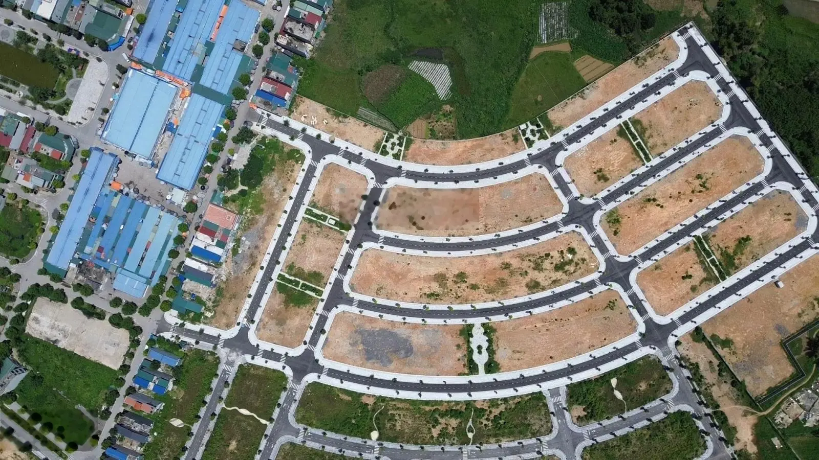 Chưa đến 2 tỷ sở hữu lô đất DT 85m2 tại HUD Lương Sơn sát phố chợ Lương Sơn Hoà Bình. Sổ đỏ lâu dài