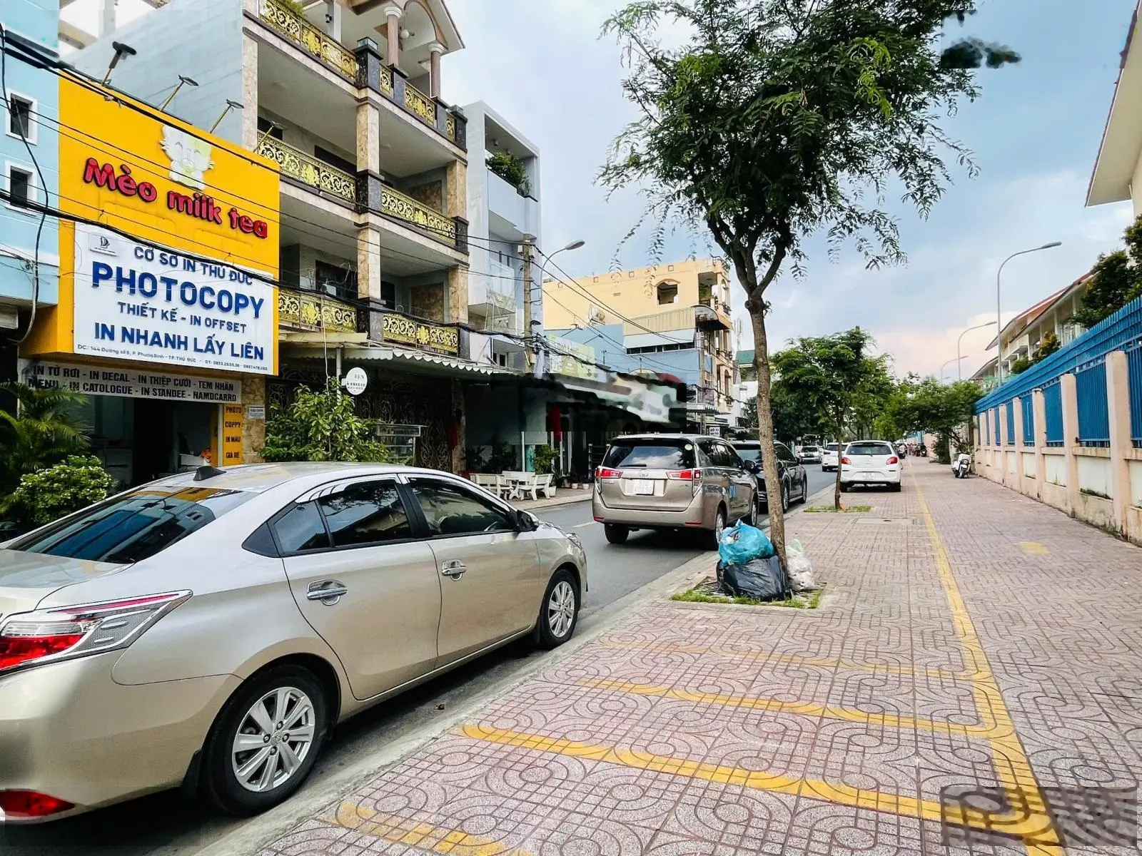 Mặt tiền kinh doanh cực sung, đối diện cổng trường TH Phước Bình, sát chợ. Nhà 3 tầng hoàn công đủ