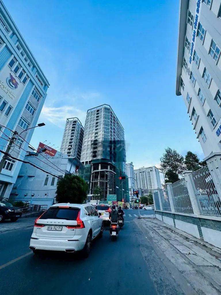 Cần bán căn hộc cao cấp trung tâm võ thị sáu , 2 pn , giá cực tốt