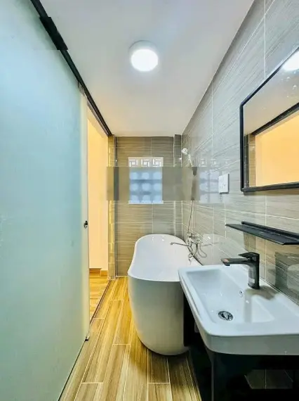 Siêu phẩm SHR full thổ cư mới 100% 1 trệt 1 lầu 2pn 2wc phòng thờ - Đẹp lung linh ngay Hồ Văn Long