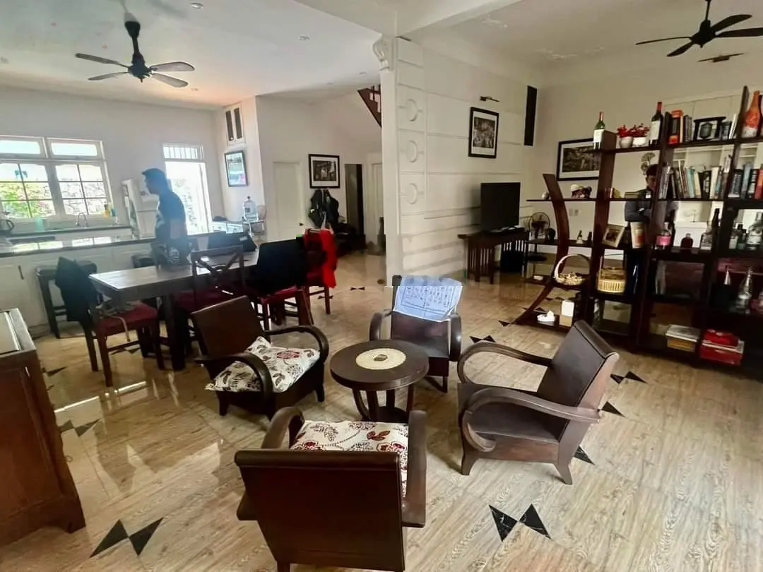 Bán villa hồ bơi ngay sát chợ Bắc Mỹ An, giá rẻ bằng đất kiệt