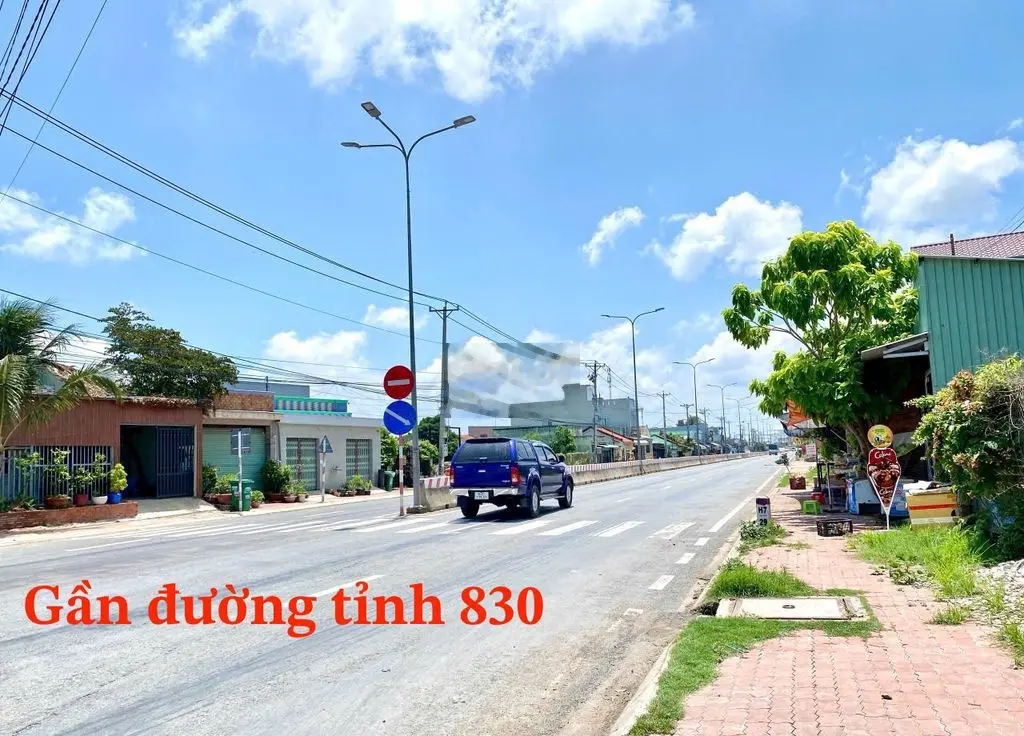 Mặt tiền nhựa - Sát bên thị trấn Bến Lức. (Sổ sẵn, ko quy hoạch)