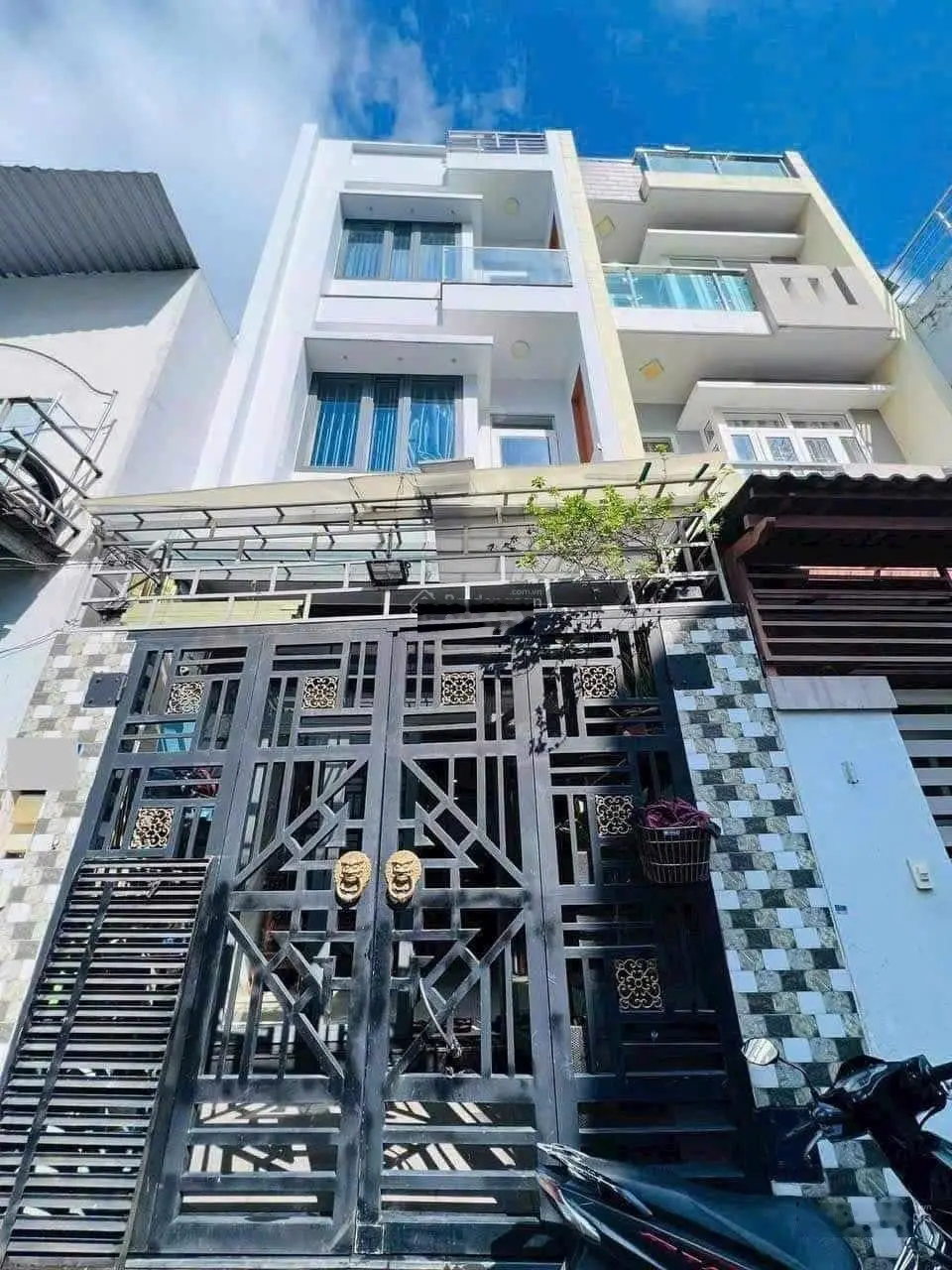 Gấp! Bán nhà riêng tại Đường Bạch Mã, Quận 10, 80 m2, 4 PN, sổ hồng riêng chính chủ _ Giá 2tỷ1