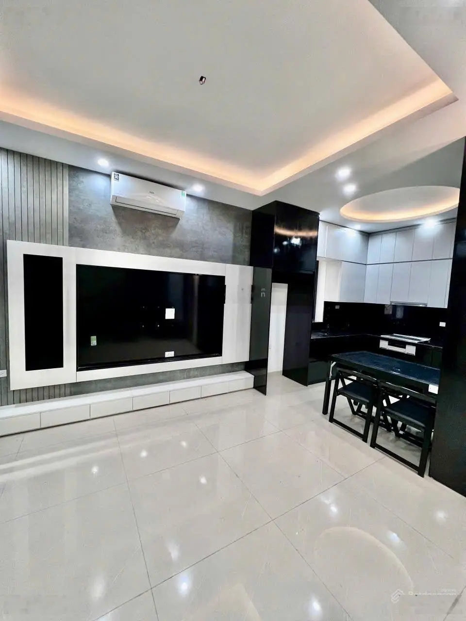 Cần Bán gấp nhà riêng 5 tầng tại Nguyễn Văn Cừ, 9,5 tỷ, 50m mới kính koong