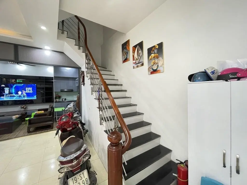 Nhà đình thôn-lô góc 03 thoáng-30m ra phố-ô tô tránh- vỉa hè kinh doanh 52m2-5t-mt5,5m chỉ 10,99 tỷ