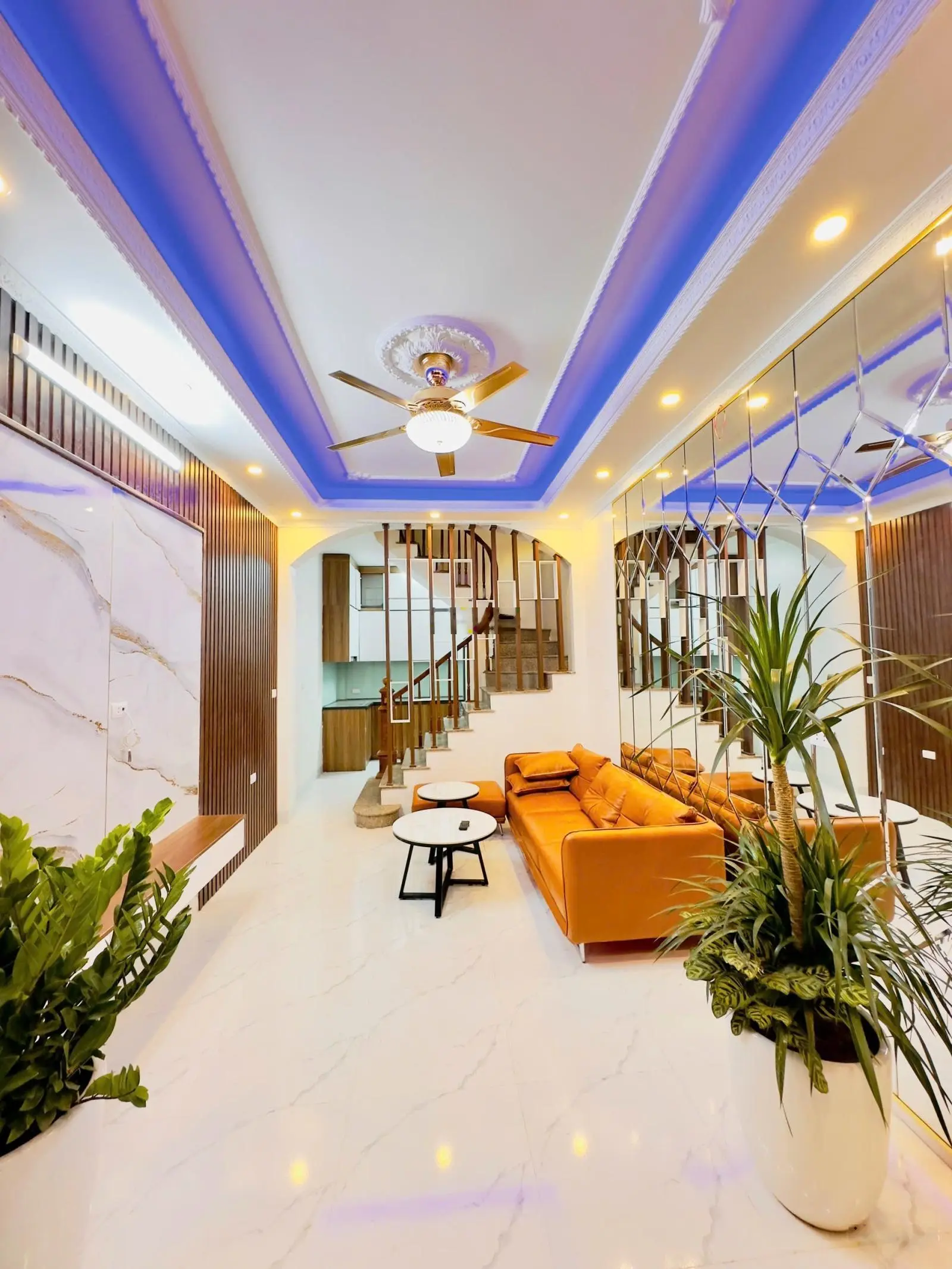 Chính chủ em bán nhà Vĩnh Hưng nhà 4 tầng đẹp mới tinh, cách đường ô tô tránh 3 bước chân, giá 6tỷ3