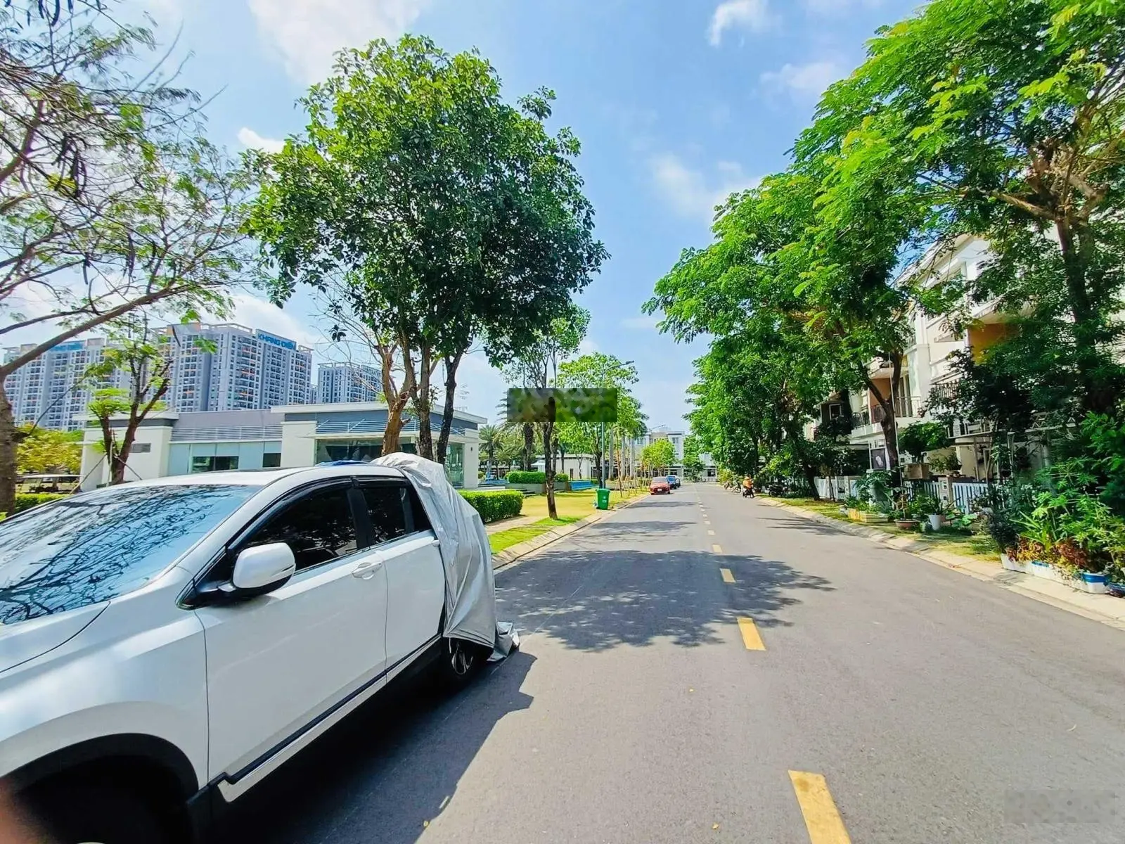 Tôi chính chủ cần bán căn nhà phố Lovera Park 4PN - 4WC 5x16m full NT, giá 7tỷx. LH: 0907 705 ***